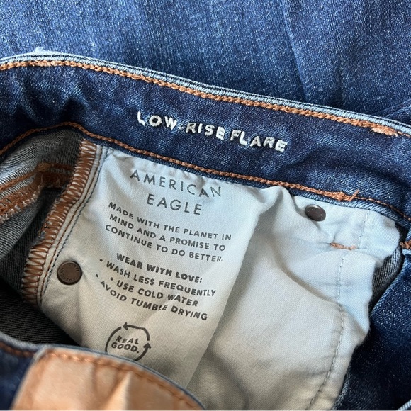 AEO Low-rise Flare Jean Size 4 - Picture 5 of 9